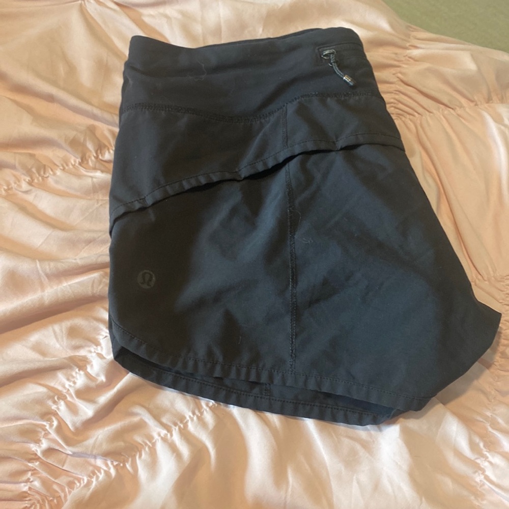 Lululemon black speed up shorts